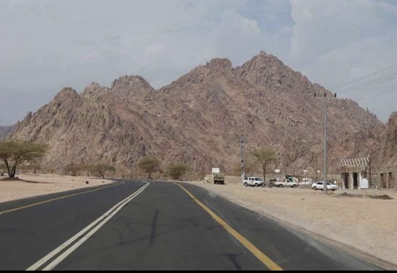 Wadi al-Baida (Valley of the Jinn) – The Mysterious Desert Illusion of Madinah