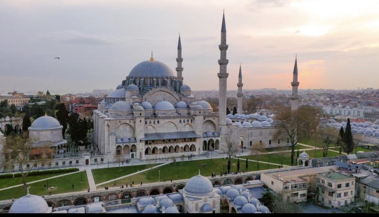     Istanbul – A Journey Through History & Culture